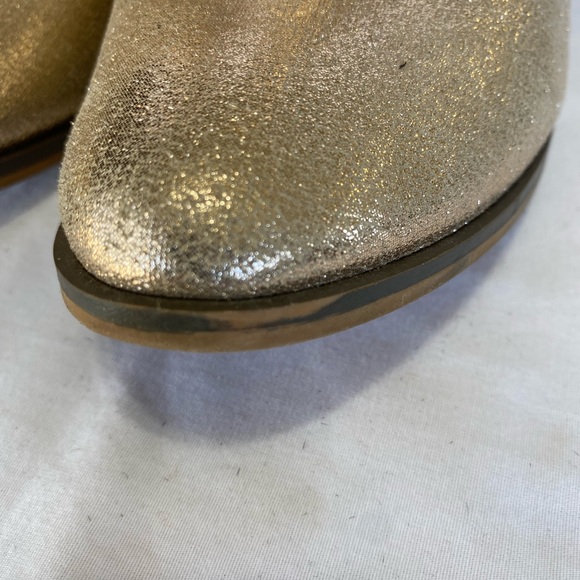 Fun metallic gold booties - Picture 5 of 6
